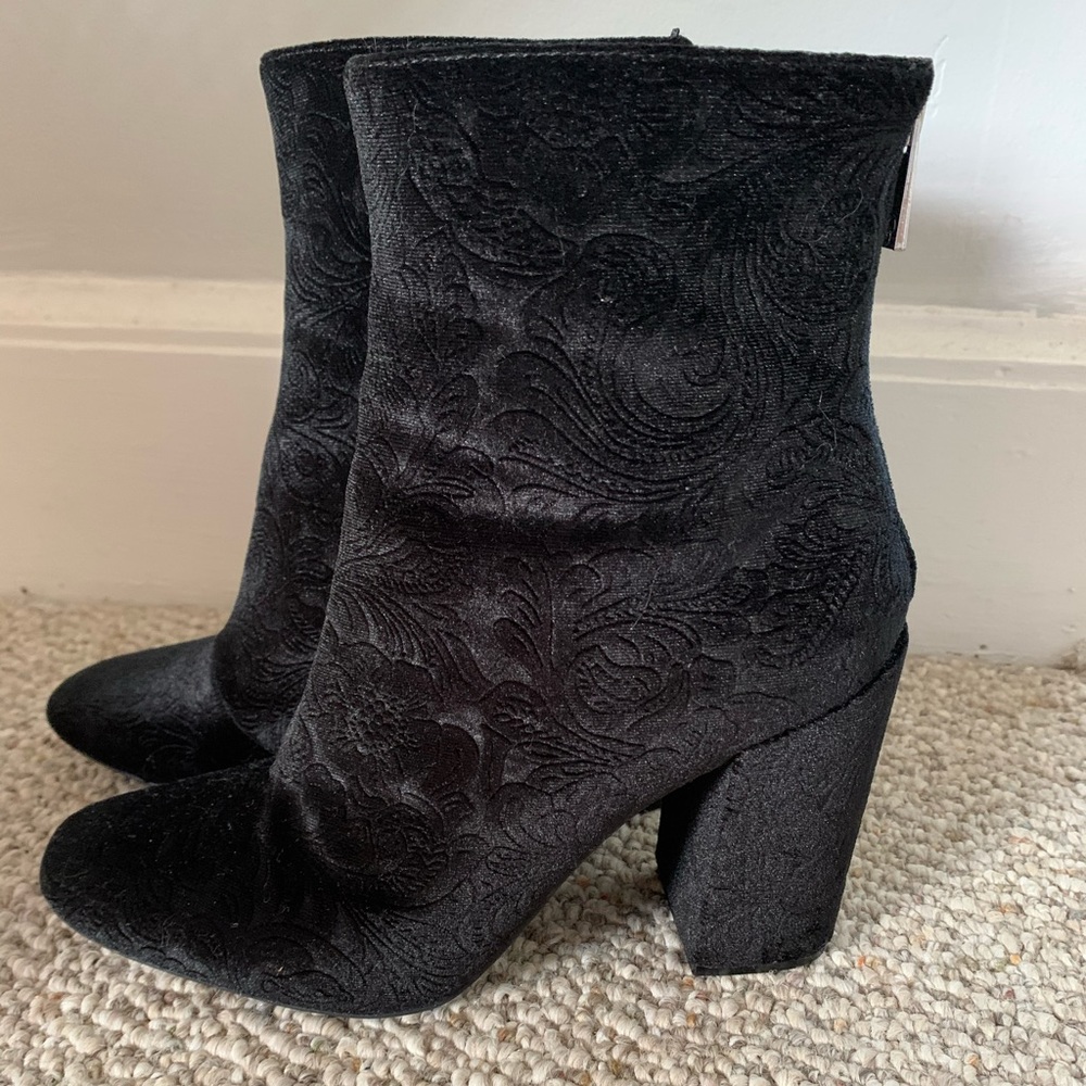 Jesssuca Simpson Black Velvet Boots Sz 6.5